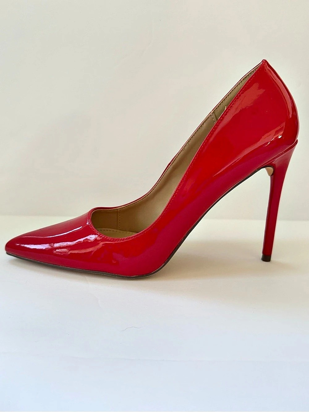 CARCUUME Red Patent Pointed Toe Stiletto Pumps 4in Heels